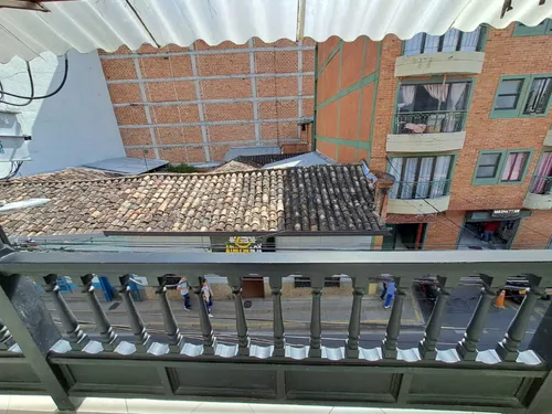 Casa En Venta En Laureles. Cod V15237