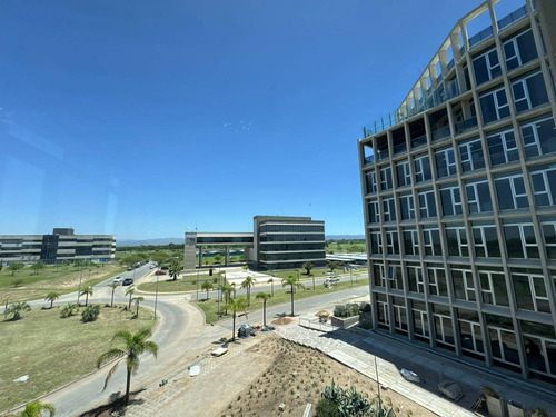 Parque Empresarial Aeropuerto. Oficinas En Alquiler De 50 M2 Y 60 M2. A Estrenar!