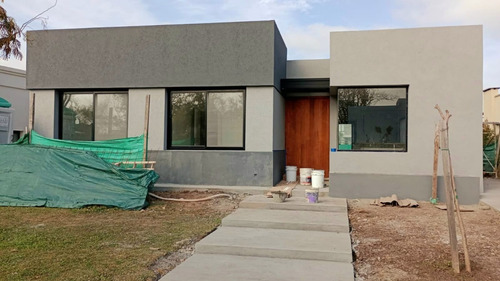 Imagen 4 de 17 de Casa En Venta En Santa Elena