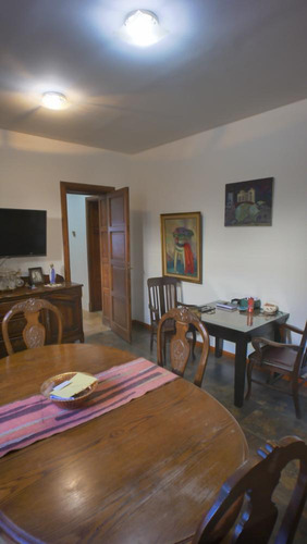 Chalet Estilo Inglés De 3 Dorm. Banfield Este.