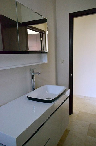Casa En Venta, Ubicada En Loma De Valle Escondido Cod. Ev1283
