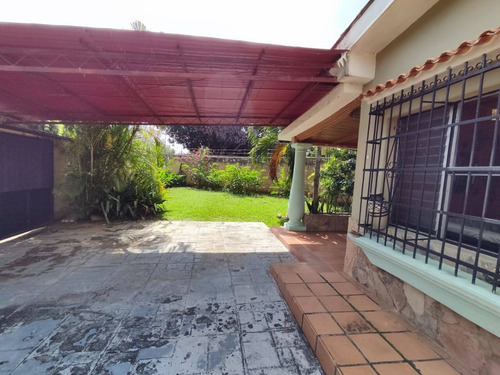 Annic Coronado Remax Vende Casa Colinas De Guataparo, 582m², Agua De Manantial, Calle Cerrada Ref. 231634 