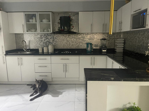 Apto En El Vergel 250 M2 3hab 2parqueos