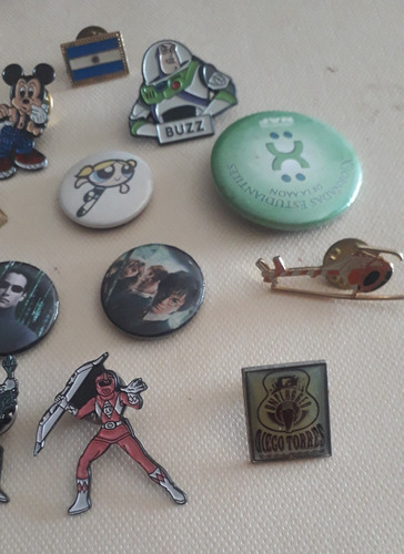 Pins Metalicos Y Plasticos Variados Lote De 13 (Usado)
