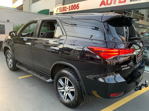 Toyota Hilux SW4 SRV 4x2 2.7 Flex 16V Aut. (7 lugares)