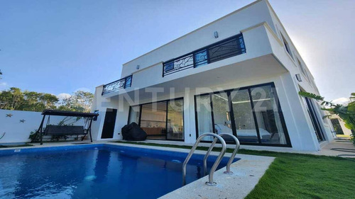 Casa En Venta Residencial Vía Cumbres, Avenida Huayacán, Cancún