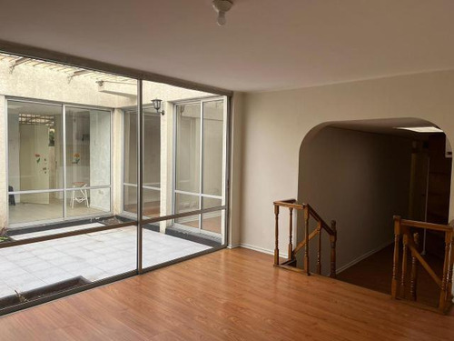 Casa Av. Cristóbal Colón/sta. Magdalena Sofía