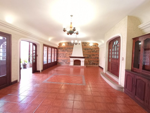 Imagen 7 de 29 de Vendo Hermosa Y Amplia Casa, Estilo Colonial, Sector Preferencial, Alta Plusvalia Y Seguridad