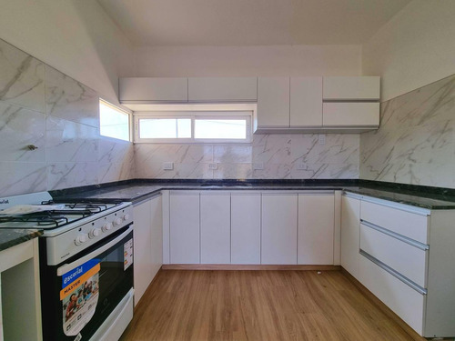 Imagen 3 de 20 de Venta- Casa A Estrenar En Sector A - Dos Dormitorios- Pileta (tierra De Sueños 3, Roldan)