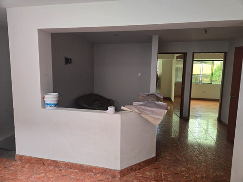 Edificio En Venta En Los Olivos Con Proyección Para Un Comercio Hostal.