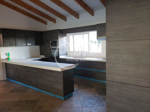 Casa En Venta De 3 Dorm. En Olmué