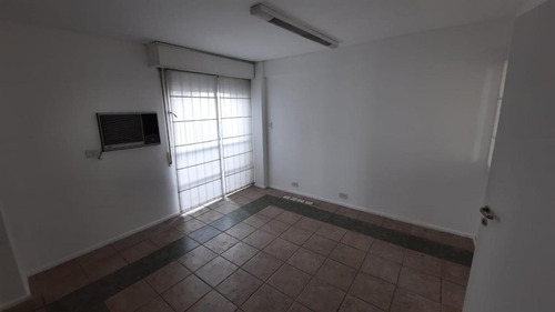 Imagen 8 de 11 de Oficina De 48 Mts2 En Venta La Favorita Luminosa Centro