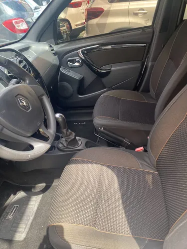 Renault Duster DYNAMIQUE/INTENS MT 1600CC 4X2