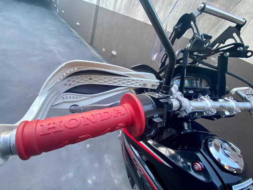 Imagen 6 de 23 de Honda Tornado 250