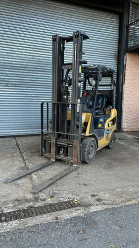 comprar Autoelevador Caterpillar 1800kg Torre Triple Nafta\u002Fgas