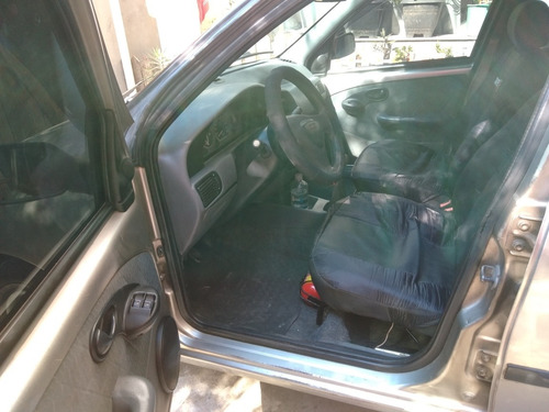 Imagem 8 de 11 de Fiat Palio 1.0 Yong 4 Portas