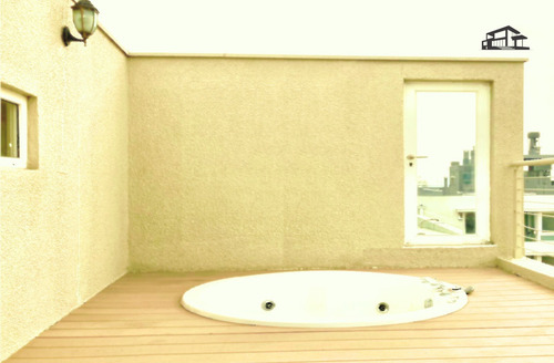 Lindo Dúplex Con Terraza Privada: Quincho Y Jacuzzi. Holanda