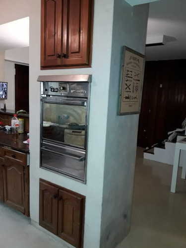 Chalet Reciclado A Nuevo 5 Ambientes Pisicina Zona Lomas