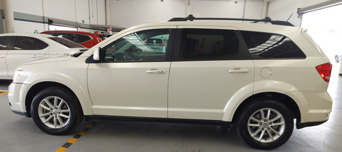 Dodge Journey 2.4 Sxt 7 Pasajeros At