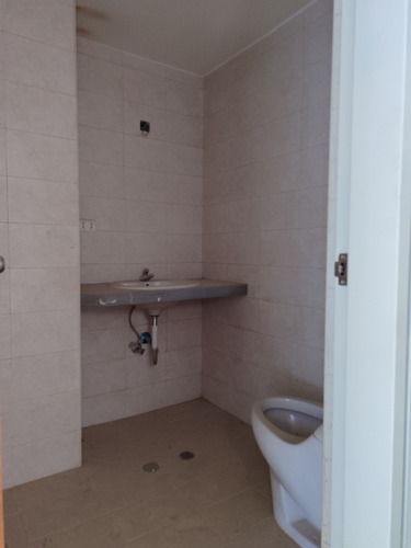 Vendo Oficina Doble Altura Obra Gris Centro Empresarial Lomas Del Sol