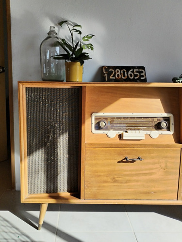 Mueble Tocadiscos Y Radio Vintage, Leer Descripción 