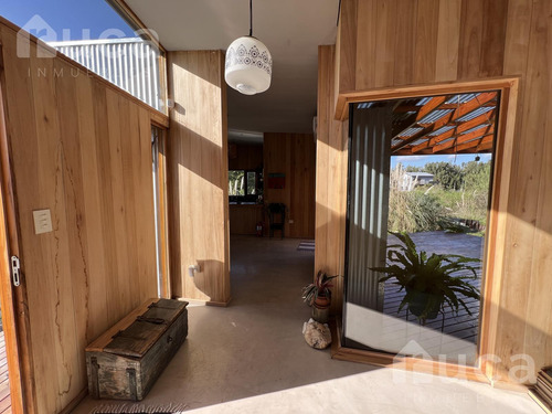 Venta | Casa Nueva De Increible Diseño En Magico Entorno Natural Sobre Laguna