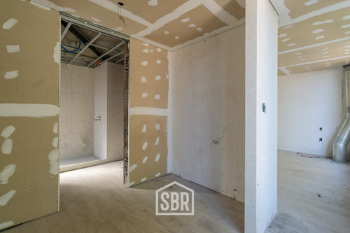 Casa A Estrenar De 3 Dormitorios Con Seguridad En Carrasco Sur. 220 Mts2 Int. Prox Arocena, Estrena Julio 2025
