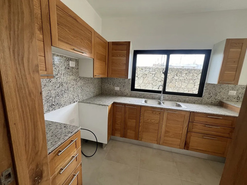 Villas Listas Para Entregar En Brisas De Punta Cana, 3 Habitaciones, Terraza En El 3er Nivel