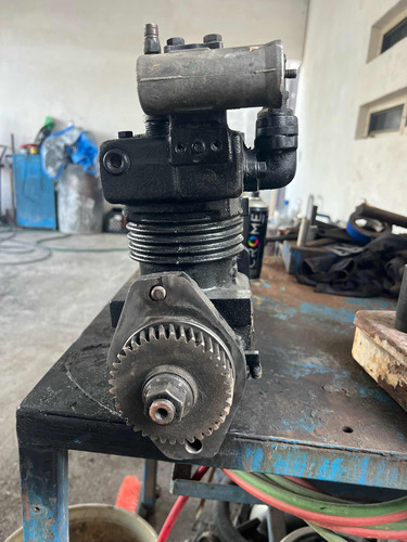 Compresor De 5.9 Cummis De Un Pistón