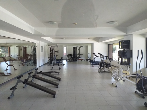 Vendo Precioso Apto. En Los Geranios, Mun. El Hatillo. 128 M