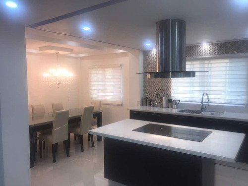 Imagen 3 de 14 de Amplio Penthouse En Urb Villa Freitas 04146878567