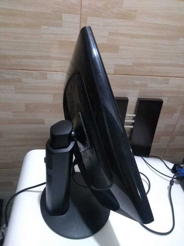 Monitor Samsung 19 Polegadas Wide Entrada Vga Pedestal !!! (Usado)