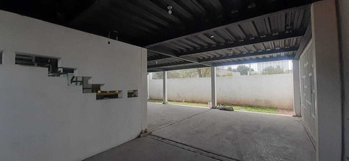 En Renta San Lorenzo Tepaltitlan, Edificio De 2 Plantastoluca