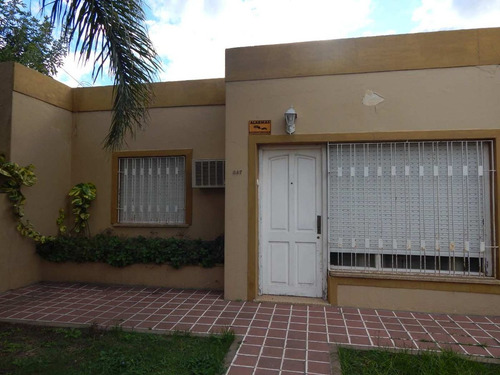 Casa 2 Dorm.en Cap.bermúdez Con Jardin Y Cochera