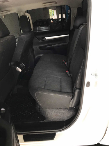 Imagen 10 de 12 de Toyota Hilux 2.8 Cd Srv 177cv 4x2 At 2018