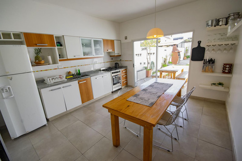 Dúplex De 4 Ambientes Playroom En Venta, En Olivos.
