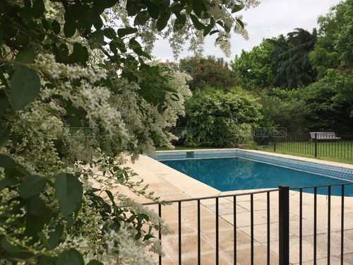 Casa En Venta Ubicado En Martindale, Pilar Y Alrededores