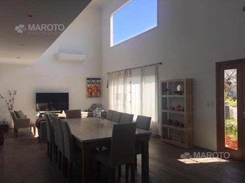 Imagen 24 de 30 de Casa En Venta Y Alquiler Temporario - Maroto Propiedades