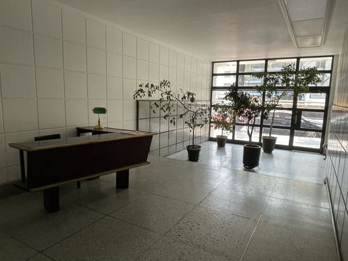Departamento En Venta Totalmente Remodelado Con Excelentes Espacios