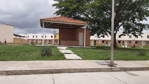Imagen 11 de 11 de Asein802 Vende Cómodo Townhouses En Flor Amarillo