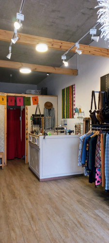 Vendo Fondo De Comercio- Ropa Y Accesorios-oportunidad