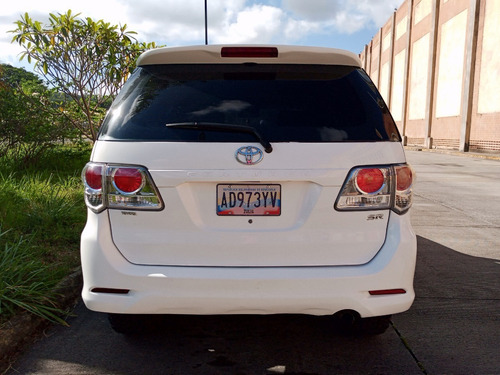 Imagen 5 de 17 de Toyota Fortuner 4x4