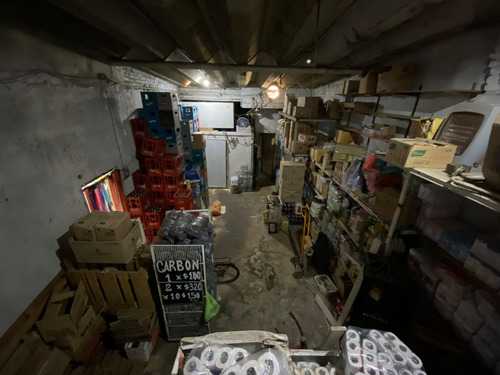 Local Comercial De 258 M² Con Dos Depósitos