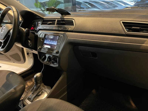 Imagem 11 de 15 de Volkswagen Voyage 1.6 Msi Total Flex Aut. 2021