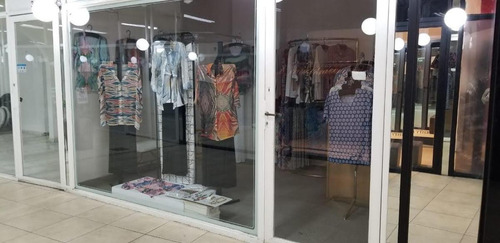 Imagen 2 de 3 de Local En Galeria - Recoleta