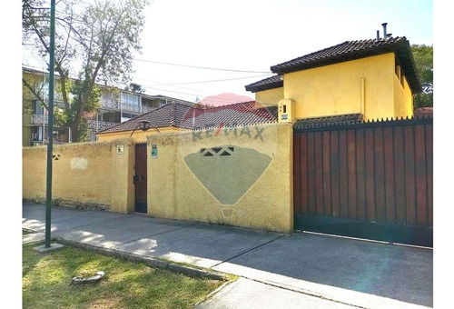 Excelente Casa Con Amplio Terreno Plaza Ñuñoa