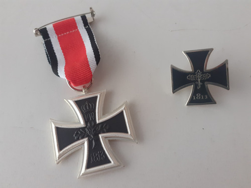 1 Broche E 1 Medalha Cruz De Ferro Alemã 1813 / 1870 