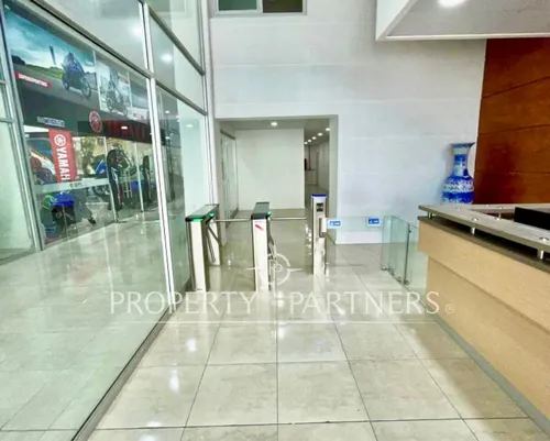 Excelente Ubicación De Locales Comercial En San Mi...