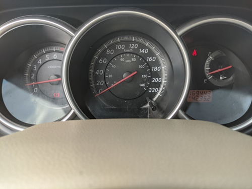 Imagen 12 de 15 de Nissan Tiida 2011 Emotion Tm