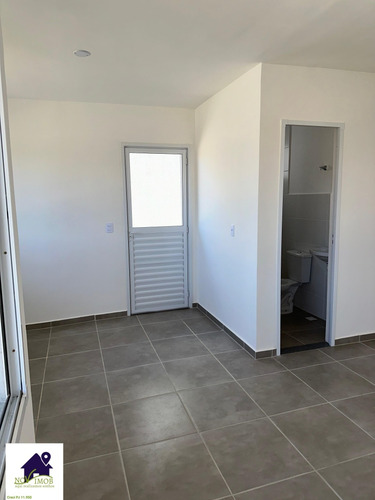 Casa De 2 Quartos E 2 Banheiros.